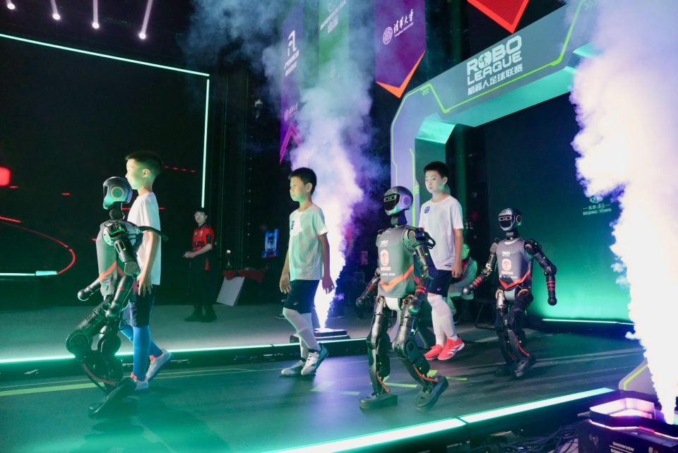 或者像卡鲁 或者像卡鲁