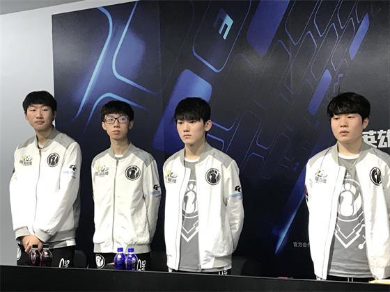 将现实足球 将现实足球